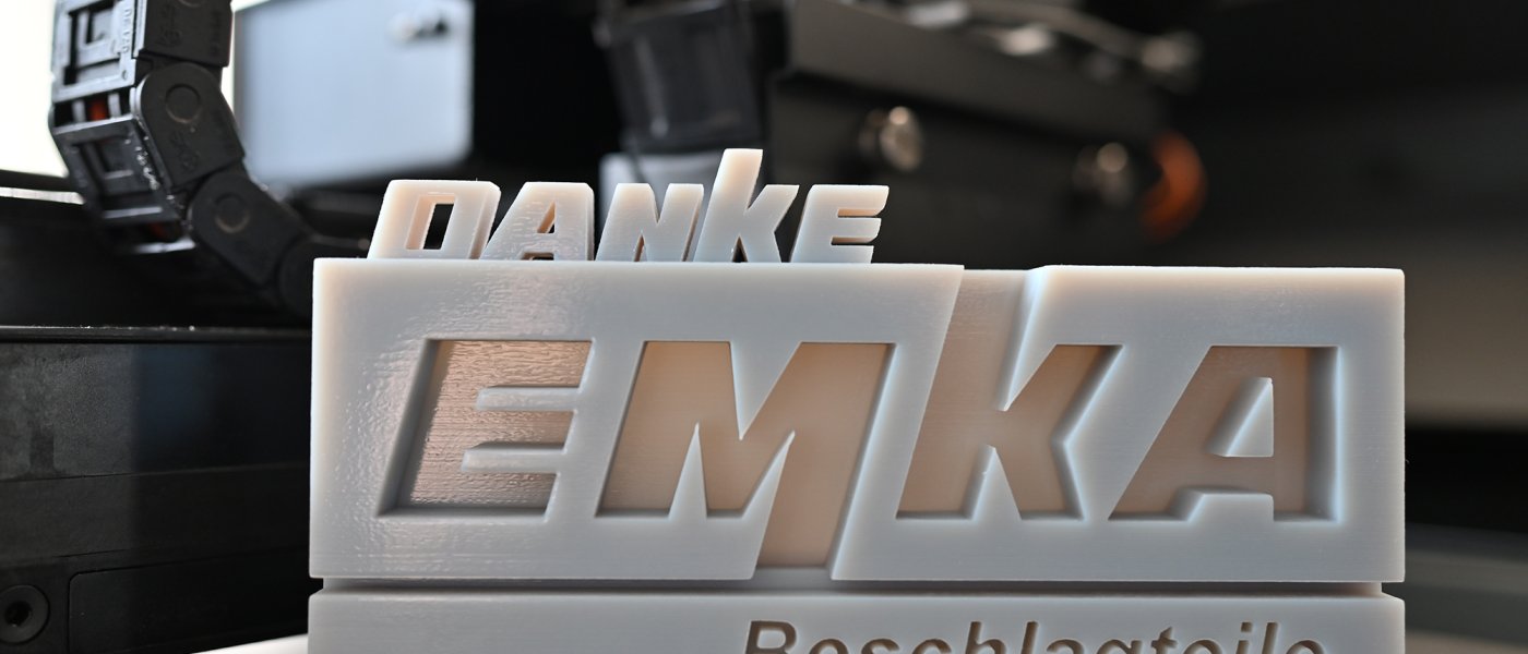 Großzügige Spende von EMKA: 3D-Drucker